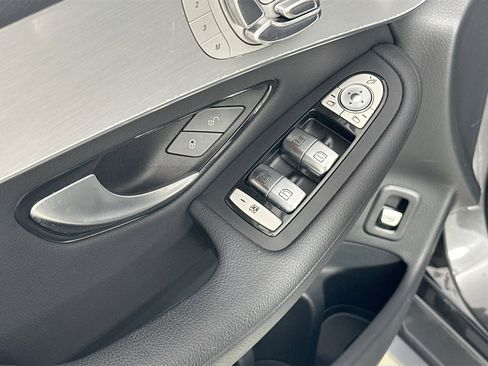 Used 2020 Mercedes-Benz GLC 300 image 17