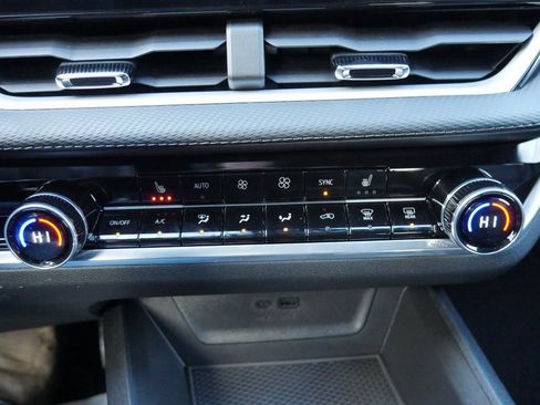 New 2026 Chevrolet Equinox LT image 18