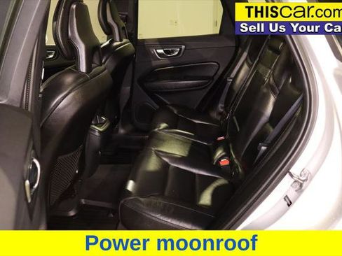 Used 2019 Volvo XC60 T5 Momentum w/ Premium Package FWD image 22
