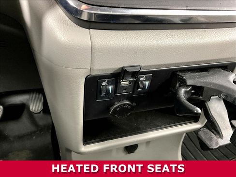 Used 2019 Toyota Sienna XLE FWD image 16