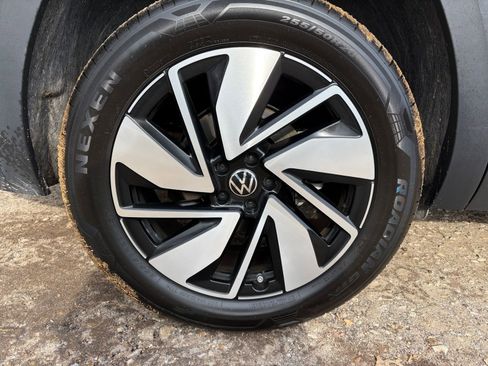 Used 2025 Volkswagen Atlas SE image 33