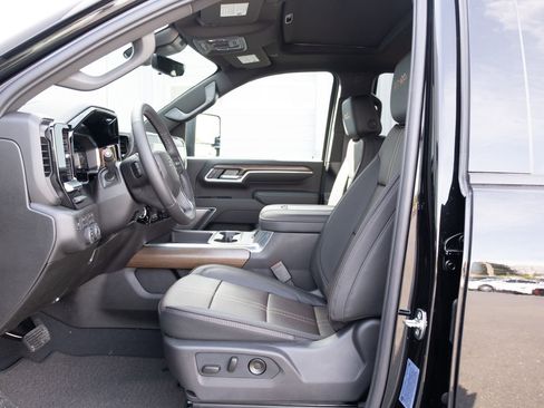 New 2026 Chevrolet Silverado 3500 High Country w/ High Country Premium Package AWD/4WD image 12