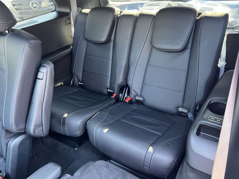 New 2026 Mercedes-Benz GLS 450 4MATIC image 31