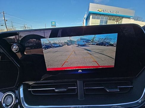 Used 2024 Chevrolet Trax RS w/ Sunroof Package image 18