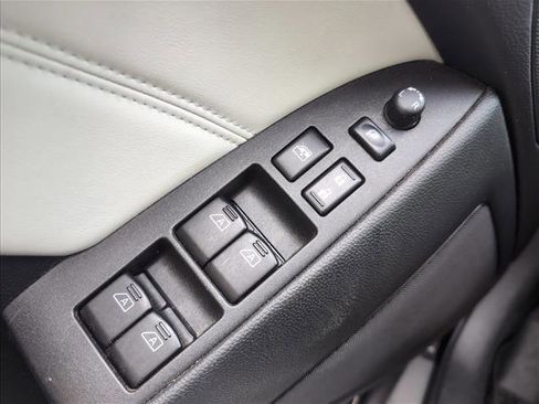 Used 2015 INFINITI Q60 Convertible w/ Premium Package image 17