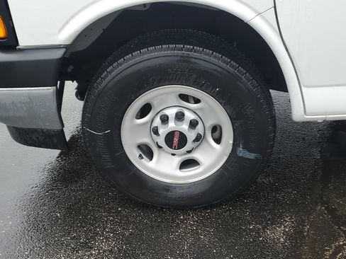 New 2025 GMC Savana 2500 w/ Driver Convenience Package image 10