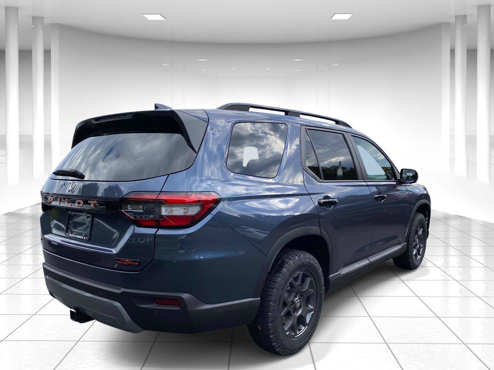 New 2026 Honda Pilot TrailSport image 3