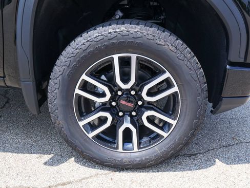 New 2026 GMC Sierra 1500 AT4 w/ AT4 Premium Package AWD/4WD image 32