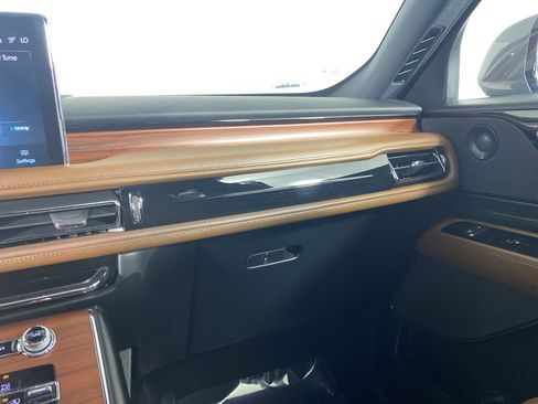 Used 2021 Lincoln Aviator Reserve w/ Equipment Group 208A image 31