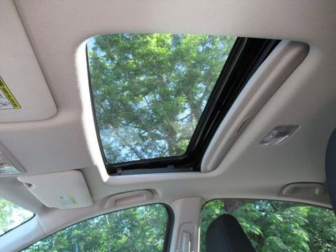 Used 2016 Honda HR-V EX image 16