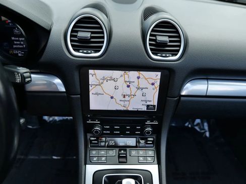 Used 2017 Porsche 718 Boxster image 6