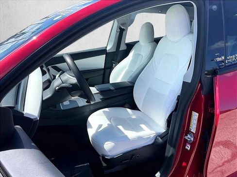 Used 2022 Tesla Model Y Long Range AWD/4WD image 25