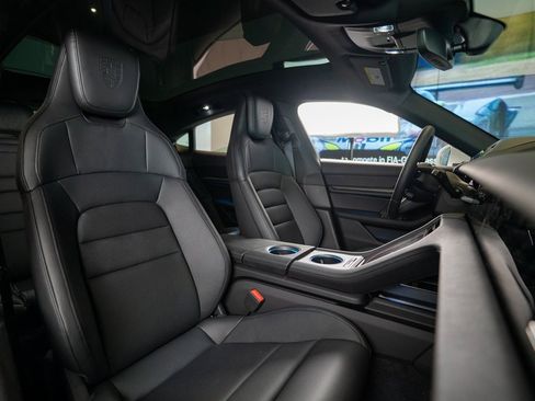 New 2025 Porsche Taycan image 19