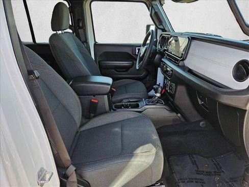 Used 2025 Jeep Wrangler Unlimited Sport AWD/4WD image 26