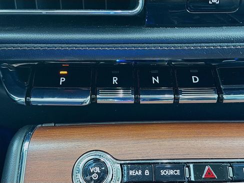 Used 2023 Lincoln Aviator Reserve image 38