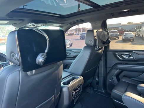 Used 2021 Chevrolet Tahoe Z71 w/ Z71 Signature Package AWD/4WD image 16