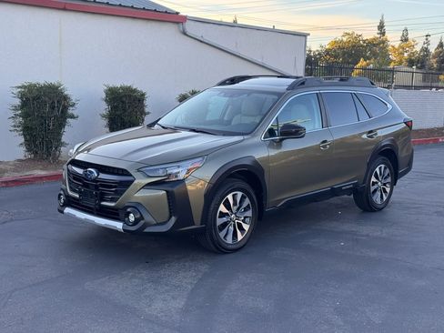 Used 2023 Subaru Outback Limited AWD/4WD image 2