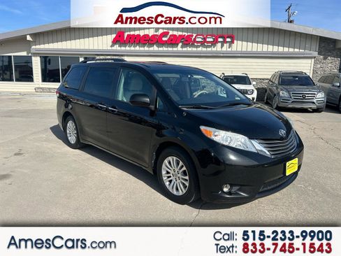 Used 2014 Toyota Sienna XLE w/ Entertainment Package image 1