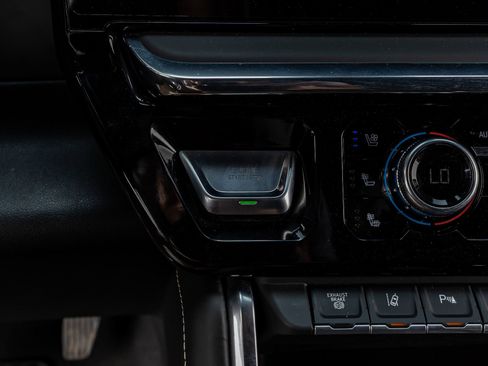 Used 2024 GMC Sierra 3500 Denali Ultimate image 21