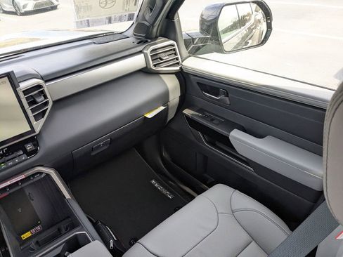 New 2026 Toyota Tundra Limited AWD/4WD image 16