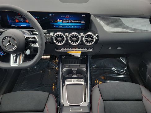 New 2026 Mercedes-Benz GLA 35 AMG 4MATIC image 13