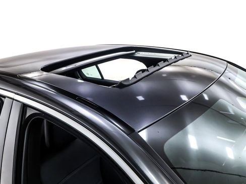 Used 2025 Mercedes-Benz C 300 Sedan image 23