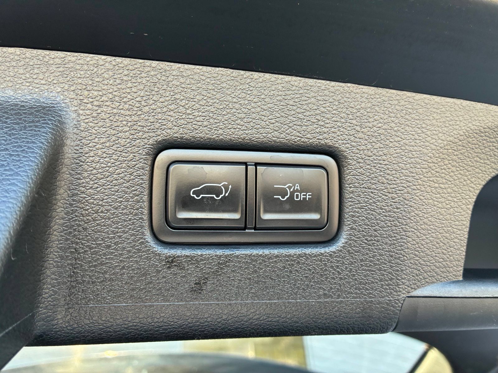 Used 2025 Kia Telluride S FWD image 18