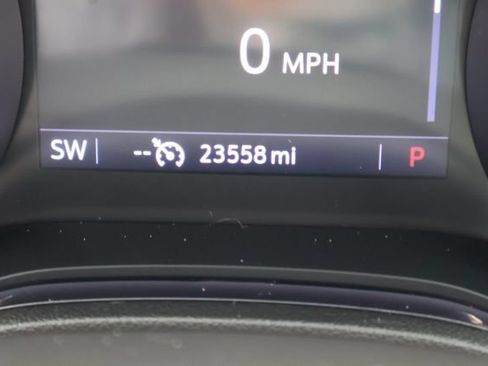 Used 2022 Buick Encore GX Essence FWD image 26