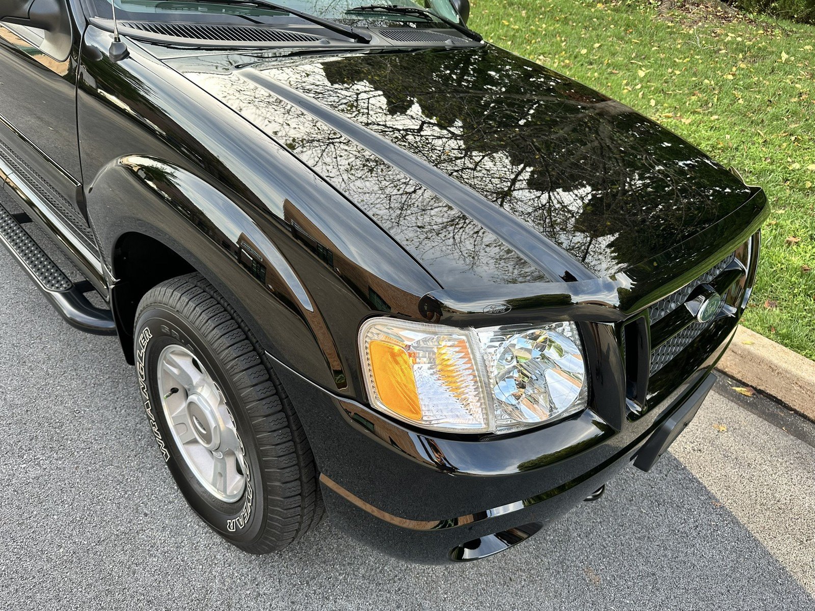 Used 2004 Ford Explorer Sport Trac 4x4 image 54