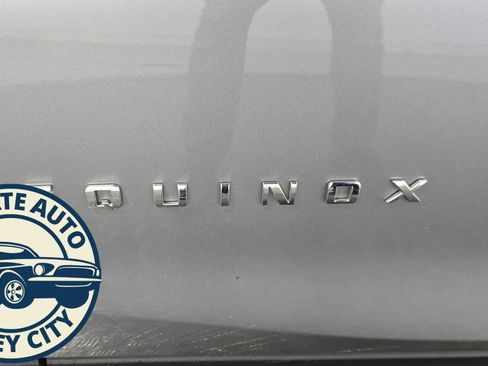 Used 2024 Chevrolet Equinox Premier image 23