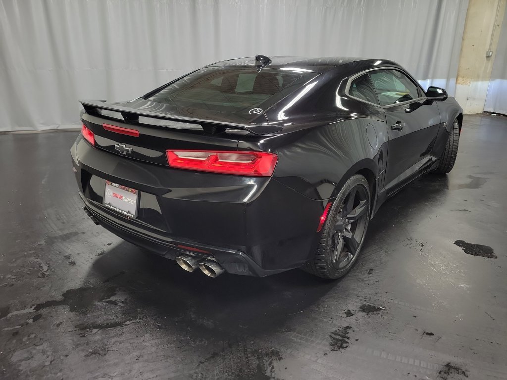 Used 2018 Chevrolet Camaro SS RWD image 9