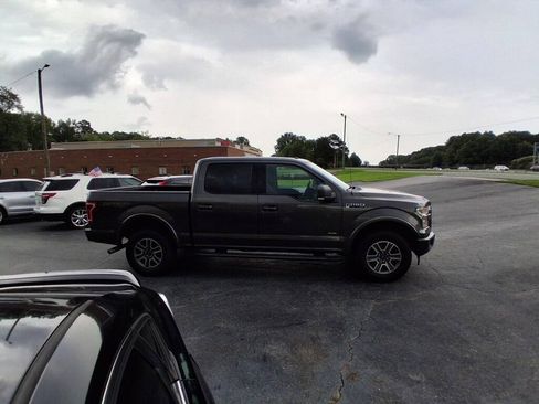 Used 2017 Ford F150 XLT w/ Equipment Group 302A Luxury AWD/4WD image 4