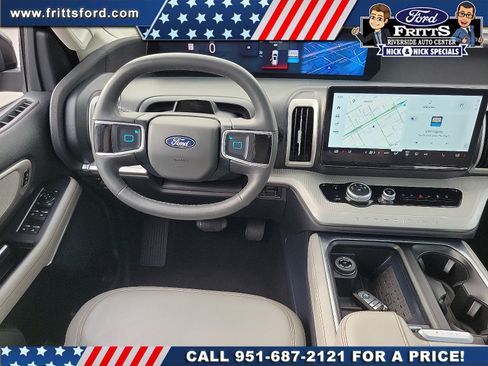 Certified 2025 Ford Expedition Active AWD/4WD image 5