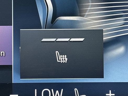 Used 2025 BMW 230i Coupe w/ M Sport Package RWD image 25