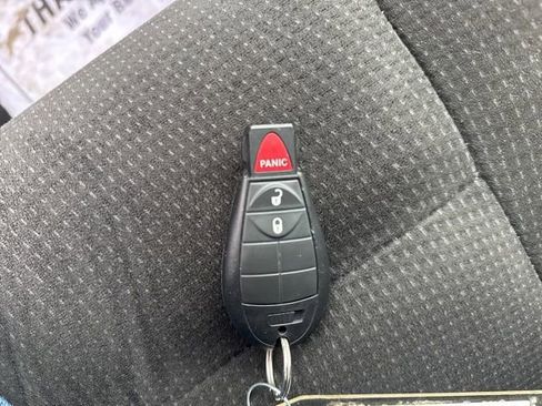 Certified 2019 Dodge Grand Caravan SE image 27