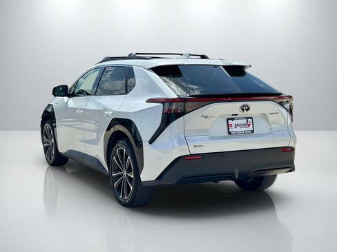 Used 2024 Toyota bZ4X FWD image 7