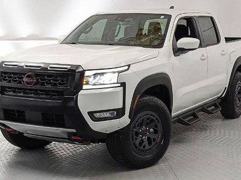 Used 2025 Nissan Frontier PRO-4X AWD/4WD image 6