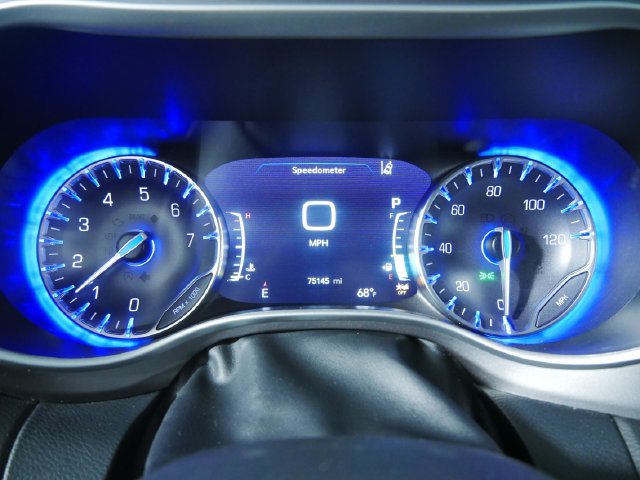 Used 2024 Chrysler Pacifica Touring-L FWD image 33
