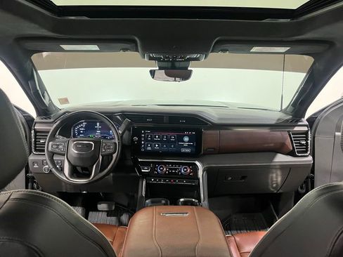 Used 2024 GMC Sierra 2500 Denali Ultimate image 17