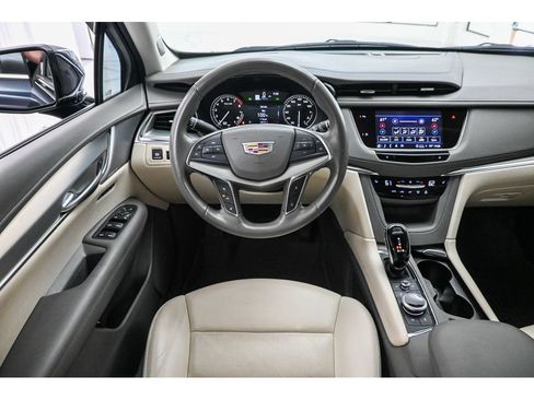 Certified 2022 Cadillac XT5 Premium Luxury FWD image 30
