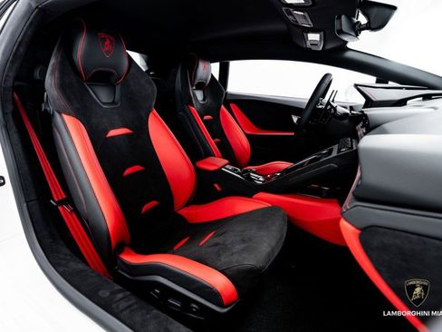 Used 2024 Lamborghini Huracan Tecnica image 42