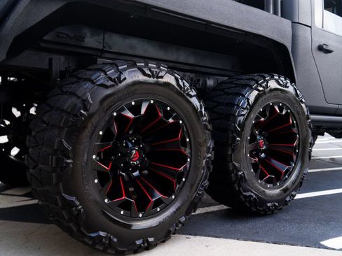 Used 2020 Jeep Gladiator Rubicon AWD/4WD image 16