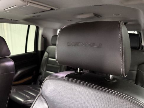 Used 2020 GMC Yukon XL Denali w/ Denali Ultimate Package AWD/4WD image 10