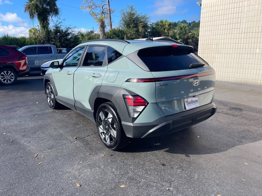 Used 2025 Hyundai Kona SEL FWD image 3