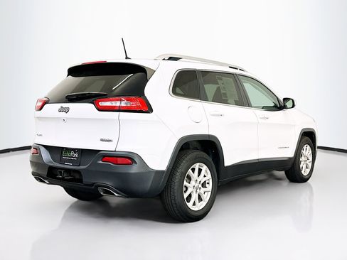 Used 2018 Jeep Cherokee Latitude Plus w/ Cold Weather Group AWD/4WD image 9