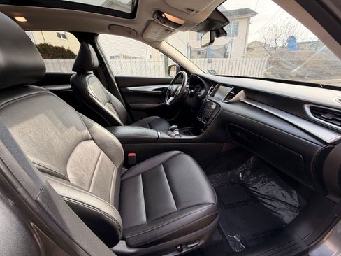 Used 2020 INFINITI QX50 Luxe w/ Navigation Package image 32