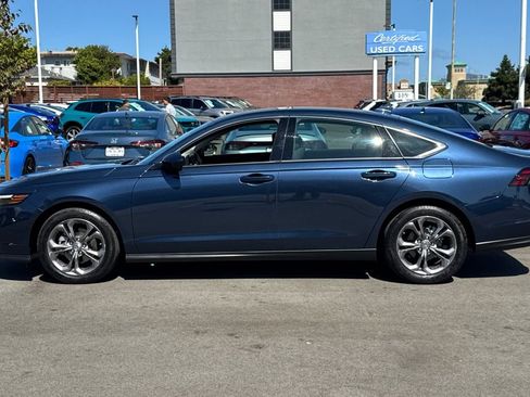 Certified 2023 Honda Accord EX image 7