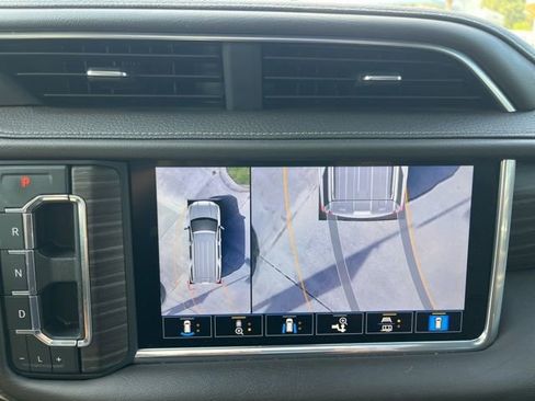 Used 2021 GMC Yukon XL Denali w/ Denali Premium Package image 28