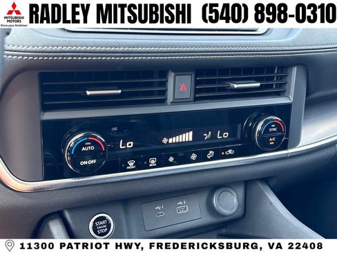 Used 2023 Nissan Rogue SV AWD/4WD image 10