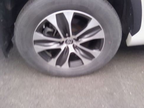 Used 2022 Toyota Highlander XLE image 3